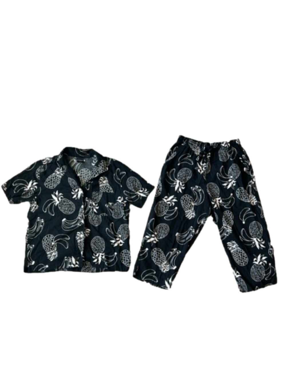 ERIKA Petite Black & White Tropical Fruit Short Sleeve and Capri Matching Set